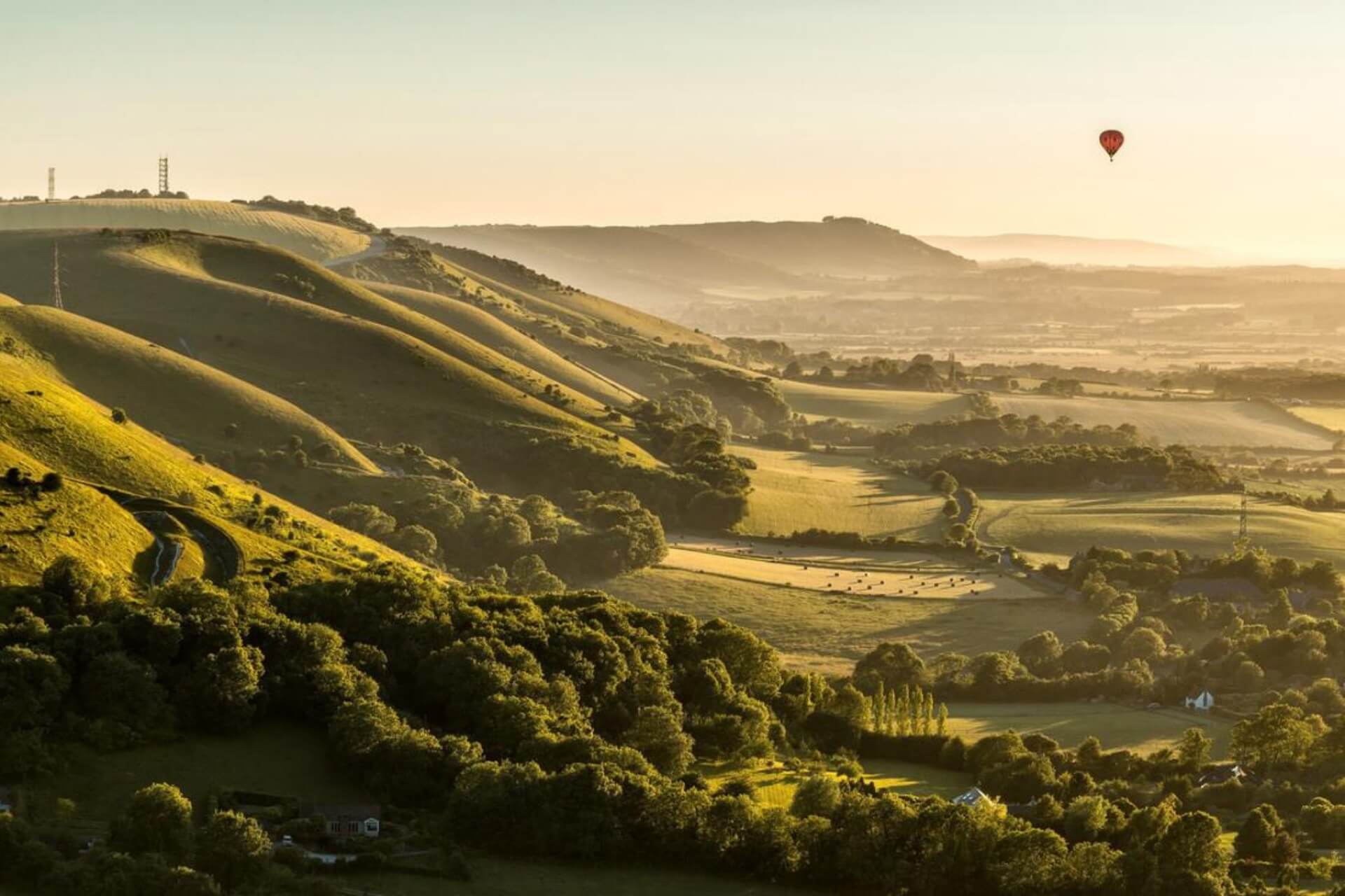 Baloon-ride-over-the-South-Downs-Robert-Maynard.1800-x-1200